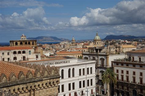 Neighborhoods to avoid in Palermo and best areas to stay